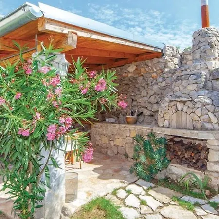 Schwarz Pool House Villa